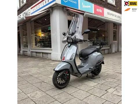Vespa Snorscooter Sprint 50