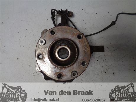 Dacia Duster 1.6 16V 2010-2018 Fusee links voor