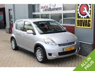 Daihatsu Sirion 2 1.0-12V 100th. Anniversary O.a: Airco, Radio/CD, A.B, L.M, 4-seiz, N.a.p. Etc..  R