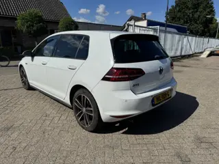 Foto 20 van Volkswagen Golf 1.4 TSI GTE B (bj 2015, automaat)