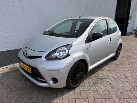 Toyota Aygo 1.0 VVT-i Dynamic Orange Automaat - Airco