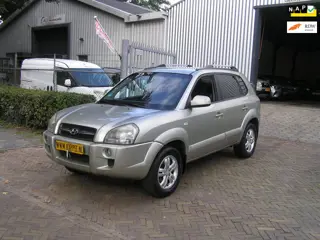 Hyundai Tucson 2.0i Style Executive 176 d km nap airco APK