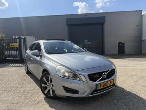 Volvo V60 2.4 D6 AWD Automaat PANO|Cuir Full option