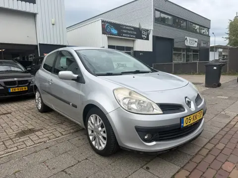 Renault Clio 1.6-16V Dynamique Luxe