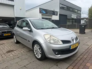 Renault Clio 1.6-16V Dynamique Luxe