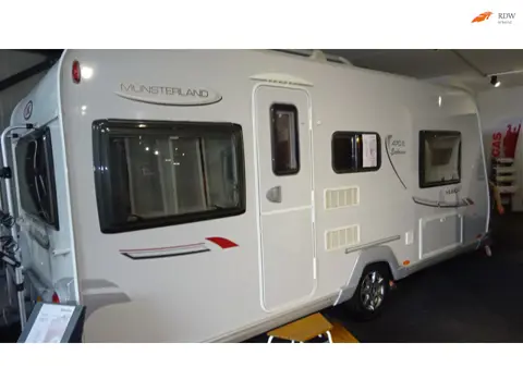LMC MUSICA 470 E Exclusiva 2011 ENKELE BEDDEN Dinette MOVER TOP