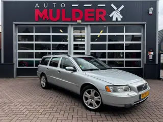 VOLVO V70  2.4 140PK / TREKHAAK / AIRCO / CRUISE / STOELVERW. / APK NIEUW! / RIJKLAAR! 