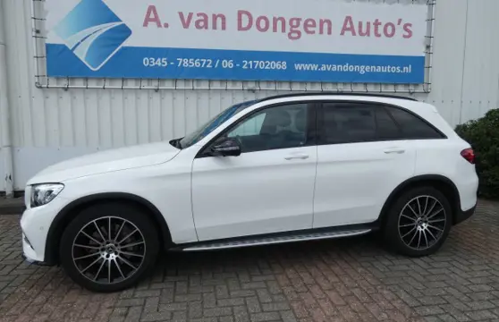 MERCEDES-BENZ GLC-KLASSE 250 4MATIC PREMIUM PLUS AMG,ACC,Pano,Leer,360