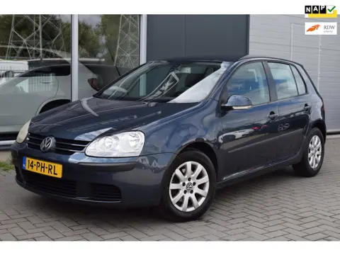 Volkswagen Golf 1.6 FSI Comfortline | Clima | APK 7-2027