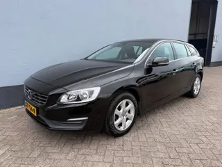 Volvo V60 1.5 T3 Momentum - Dealer Onderhouden