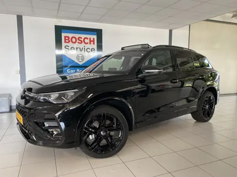 Volkswagen Tiguan 1.5 eHybrid R-Line Edition 272 PK Black-Style Panoramadak / Headup / Dynamic Light