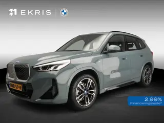 BMW iX1 xDrive30 | M-Sportpakket | LED | Leder | Navigatie | Panoramadak | Stoelverwarming | DAB | A