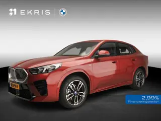BMW iX2 xDrive30 | M-Sportpakket | LED | Leder | Navigatie | Sportstoelen | Stoelverwarming | Shadow