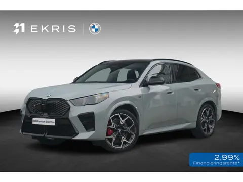 BMW iX2 eDrive20 | M Sportpakket Pro | Trekhaak | Schuif-kanteldak | Harman Kardon | Head-up | Elekt