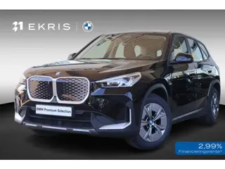 BMW iX1 xDrive30 | Achteruitrijcamera | Stoelverwarming
