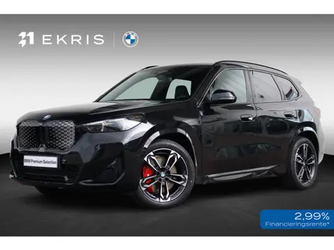 BMW iX1 eDrive20 67 kWh M Sport Edition | Sport Pakket Pro | Panorama Dak | Stuur & Stoelverwarming 