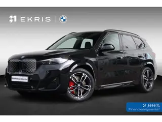 BMW iX1 eDrive20 67 kWh M Sport Edition | Sport Pakket Pro | Panorama Dak | Stuur & Stoelverwarming 