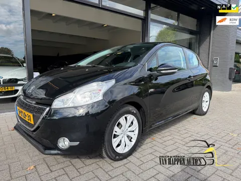 Peugeot 208 1.2 VTi Envy / 117339