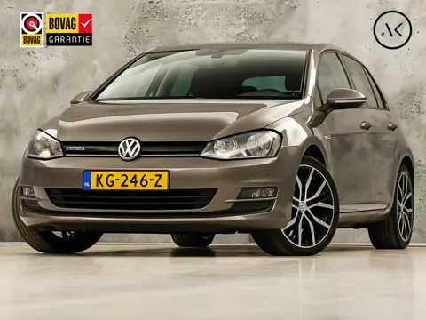 Volkswagen Golf 1.0 TSI Sportline Automaat (APPLE CARPLAY, NAVIGATIE, CAMERA, CLIMATE, SPORTSTOELEN,