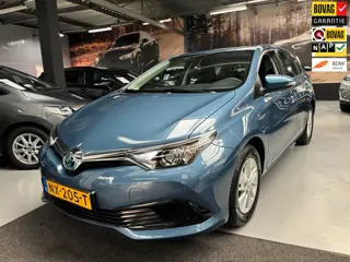 Toyota Auris 1.8 Hybrid Now