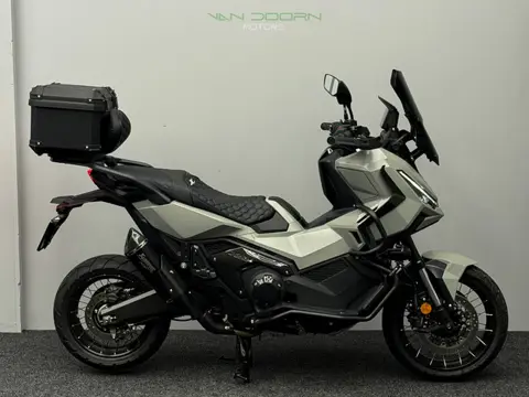 Honda XADV 750 | 2026 | 200 KM!! | Custom | Garantie | X-ADV 750