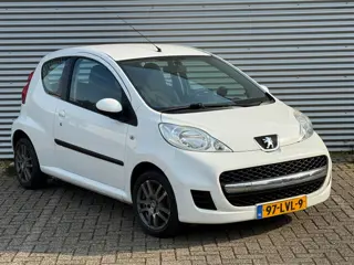 Peugeot 107 1.0-12V XS / NAP / AIRCO / Sport Velgen / Inruil Mogelijk.