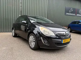 Opel Corsa 1.4-16V Edition | Airco | Navigatie | Velgen | Centrale vergrendeling | Elektrische ramen