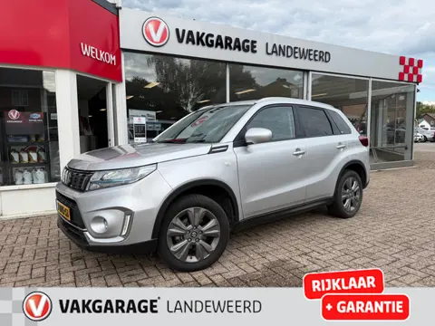Suzuki Vitara 1.5 Hybrid Select, navi, trekhaak, adaptive cruise, rijklaar!