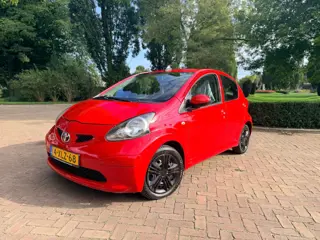 Toyota Aygo 1.0-12V + | 5 deurs | Airco | Elek.Pakk | Nw.APK