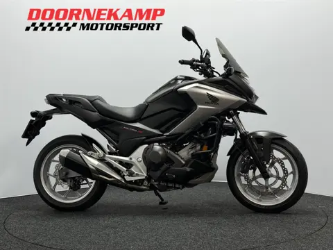 Honda NC 750 X DCT ABS (bj 2017, automaat)