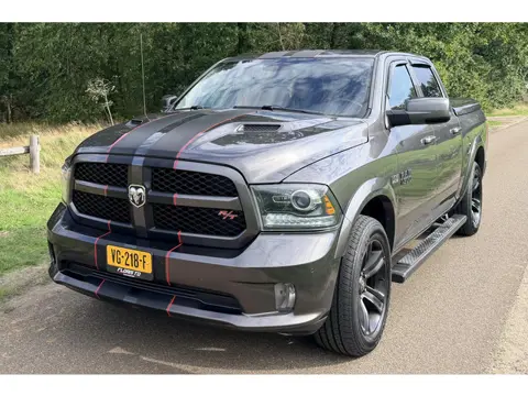 Dodge Ram 1500 5.7 V8 4x4 Quad Cab 6'4 Laramie Schuifdak Leer Nav