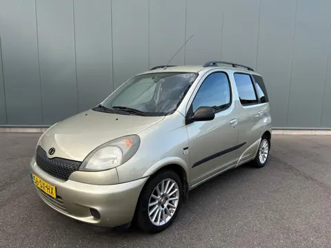 Toyota Yaris Verso 1.3-16V VVT-i Luna (bj 2000)