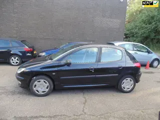 Peugeot 206 1.4 Gentry 5 deurs met airco