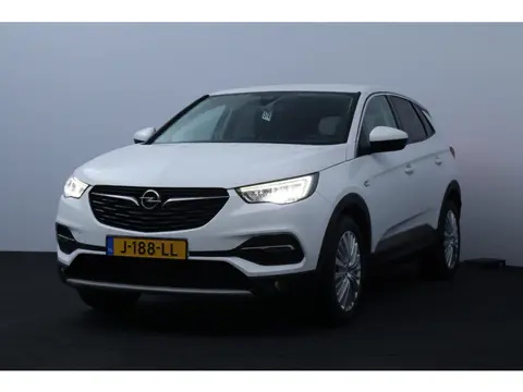Opel Grandland X 1.2 Turbo Innovation/ D-RIEM VERV: 53.000 KM!/ Camera/ 18'' LMV/ Apple + Android/ L