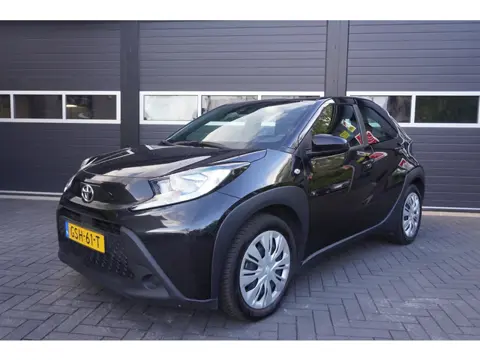 Toyota Aygo X 1.0 VVT-i MT Play Airco/Camera/CarPlay/Cruise