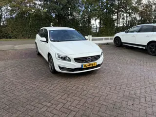 Volvo V60 1.5 T3 Polar+ Dynamic TREKHAAK STOELVERWARMING ZWARTE HEMEL
