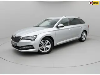 Skoda Superb Combi 1.4 TSI iV Style * AUTOMAAT * Trekhaak * Navigatiesysteem * Elektr. Kofferklep *