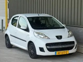Peugeot 107 1.0-12V XR