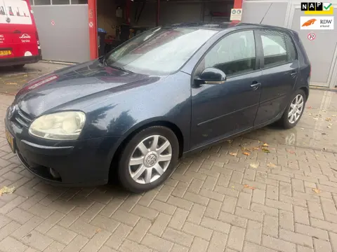 Volkswagen Golf 2.0 FSI Sportline