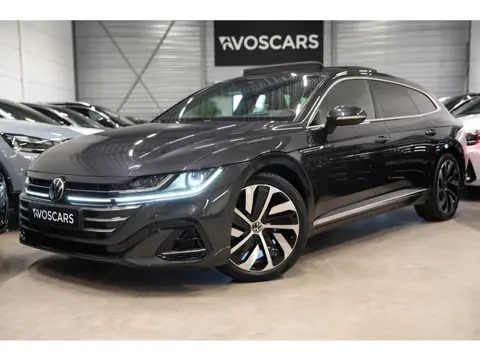 Volkswagen Arteon Shooting Brake 2.0 TSI R-Line * Kuipstoelen - Pano - 360° Cam - Keyless - IQ Light