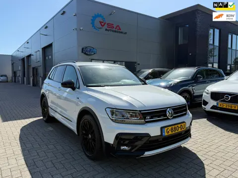 Volkswagen Tiguan 1.5 TSI ACT Highline Business R|4-nieuwe banden 4-seizoen|R-line|Carplay|Virtual D