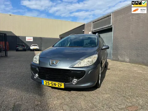 Peugeot 307 SW 2.0-16V Pack Aut. Clima Cruise Pano PDC LM-Wielen Trekhaak APK NAP.