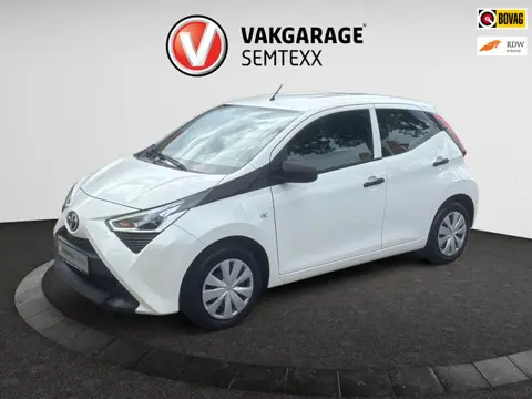 Toyota Aygo 1.0 VVT-i X-Fun | Airco | Radio | APK 6-2028 | Centrale Vergrendeling Op Afstand | Orig.