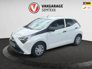 Toyota Aygo 1.0 VVT-i X-Fun | Airco | Radio | APK 6-2028 | Centrale Vergrendeling Op Afstand | Orig.