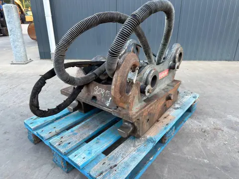 OilQuick OQ80 - M318D / M320F / M322D / 320D / 320E / 323D