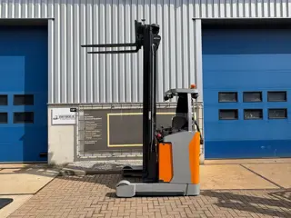 VS-23040 Reachtruck FMX-14 / 9200mm