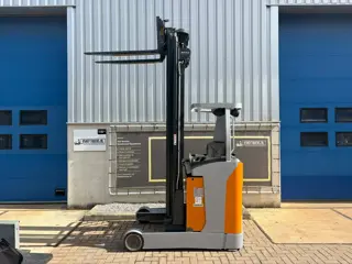 VS-23042 Reachtruck FMX-17 / 8300mm