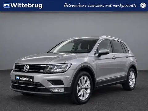 Volkswagen Tiguan 1.4 TSI ACT Highline / Virtual cockpit / Led / Trekhaak / Alcantara / Navi / DSG H