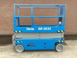 Gebruikte schaarhoogwerker Genie GS-2032