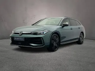 Volkswagen Passat Variant R-Line Edition 1.5 TSI eHybrid 272pk DSG Automaat Trekhaak, Black Style, P
